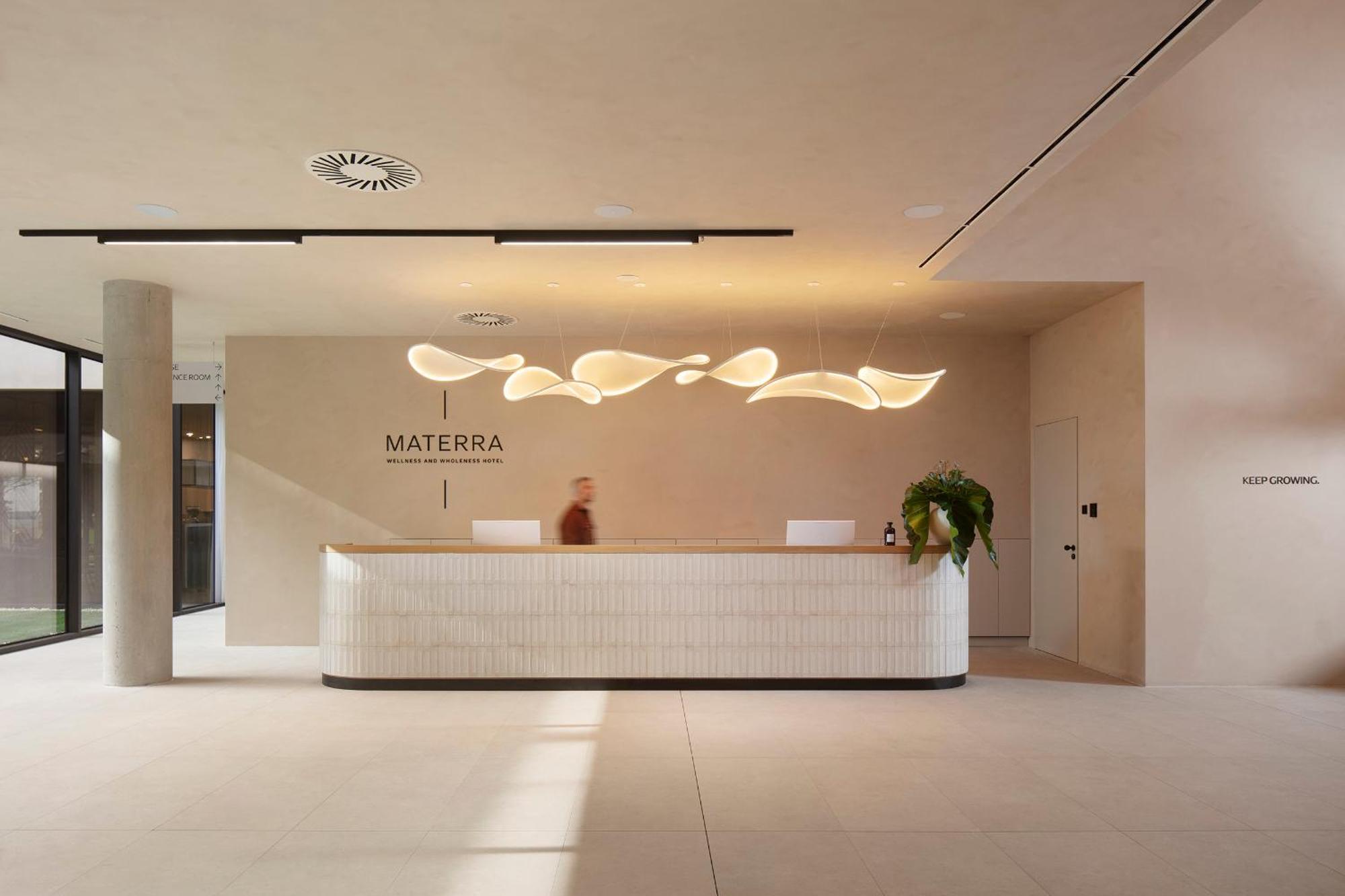Hotel Materra Осиек Екстериор снимка